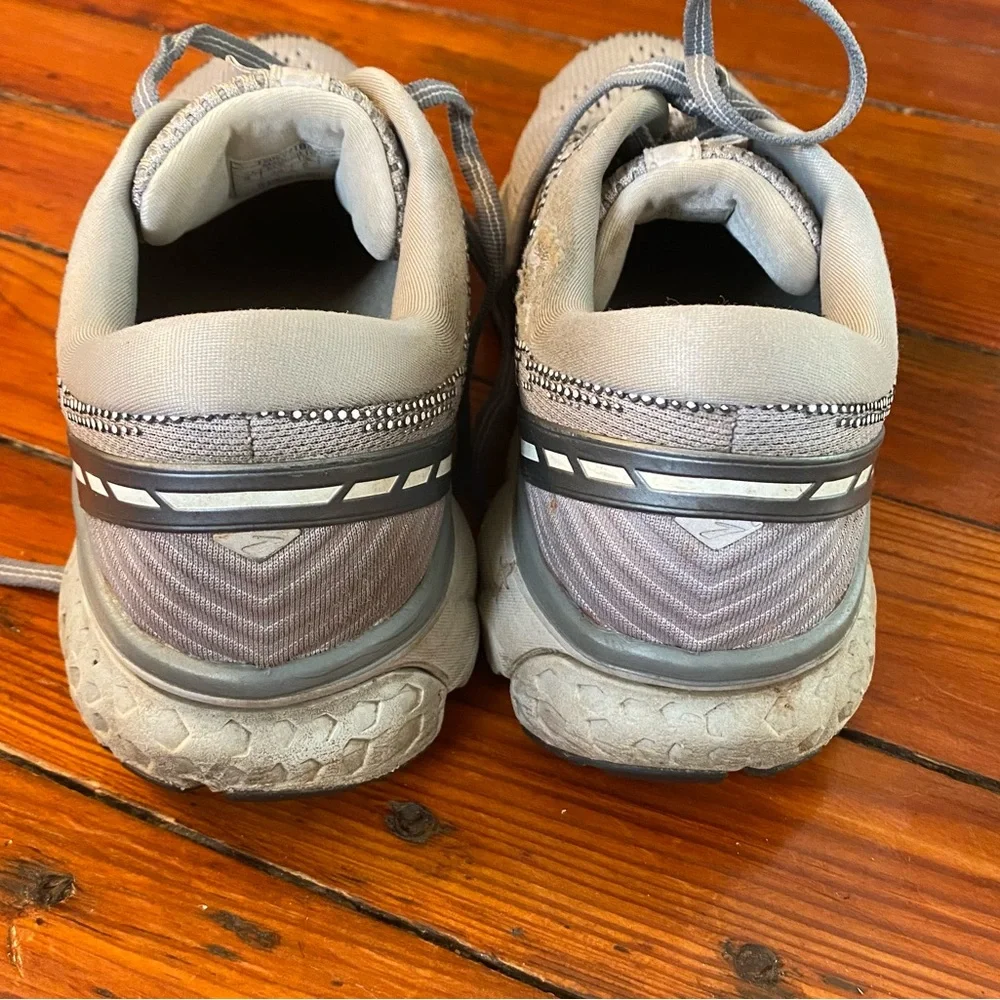 Brooks ghost 11